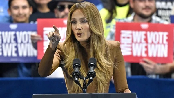 Jennifer Lopez defends Puerto Ricans at Kamala Harris rally