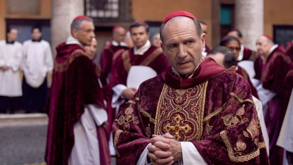 Conclave's Ralph Fiennes: 'The political jockeying is very present'