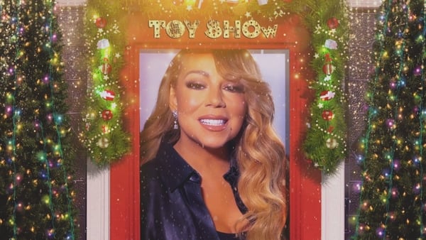 Mariah Carey hits the right notes with Toy Show fan