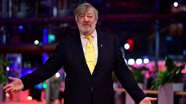 Stephen Fry wins big on Who Wants To Be A Millionaire?