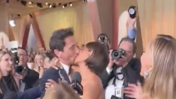 Halle Berry and Adrien Brody recreate passionate Oscars moment on red carpet